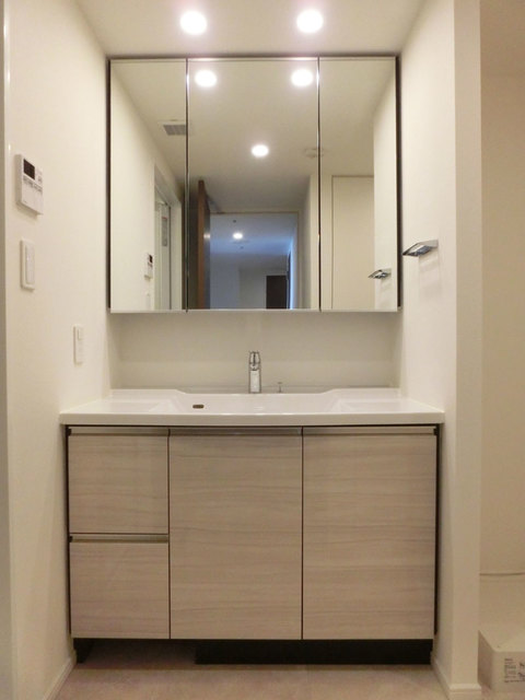 洗面設備　※写真は同タイプ住戸です。