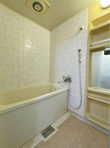 バス・シャワールーム　*同物件、別部屋の写真です