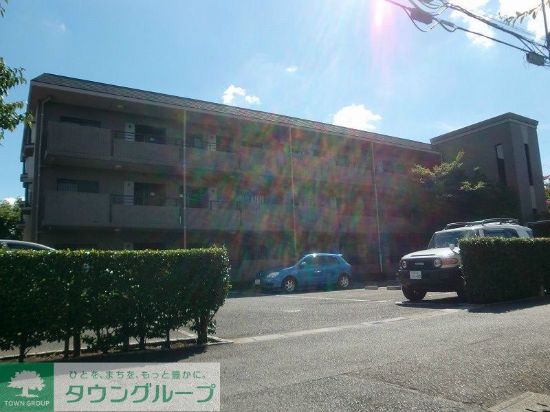 建物外観　駐車場