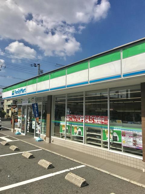 コンビニ　ファミリーマート和泉伯太町店（コンビニ）まで709m