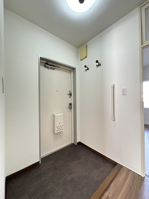 玄関　別部屋参考写真です