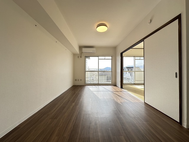 居室・リビング　別部屋参考写真です
