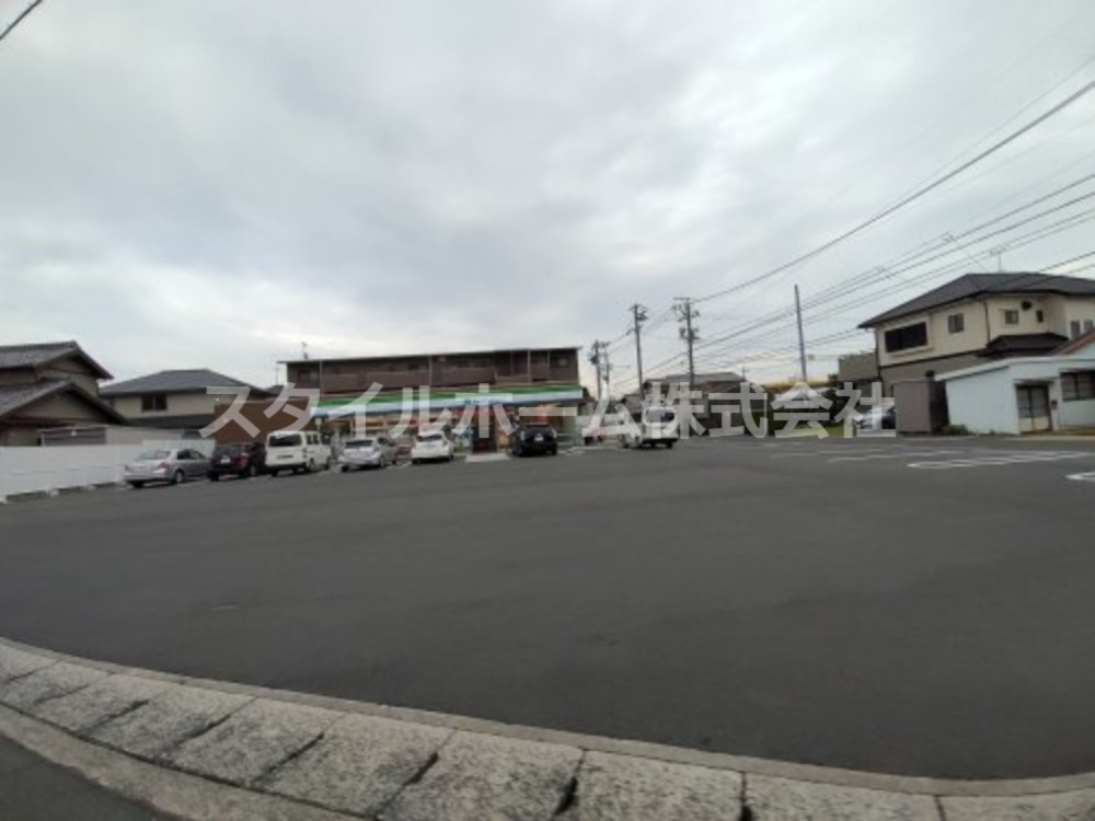 コンビニ　ファミリーマート 豊橋弥生町店（コンビニ）まで714m