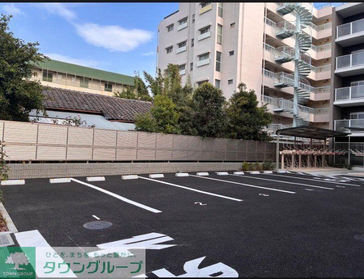駐車場　駐車場