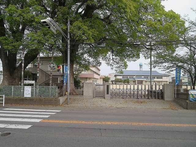 小学校　大分市立明治小学校（小学校）まで600m