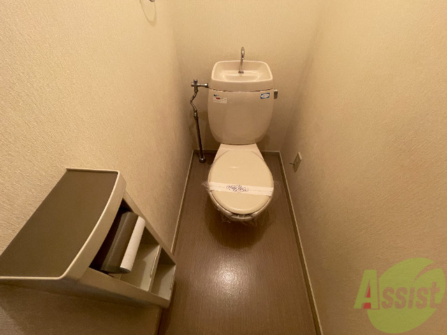 トイレ　こちらはトイレです。清潔感があり、安心して使用できます。