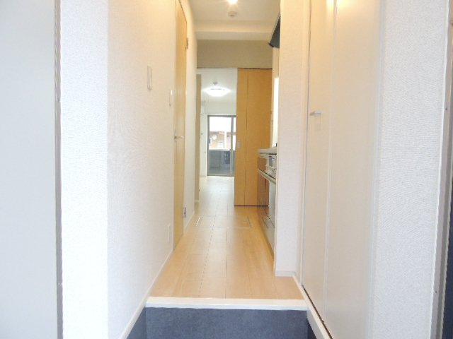 玄関　収納もある玄関です