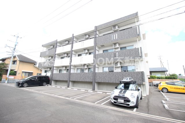 建物外観　落ち着いた雰囲気の外観です