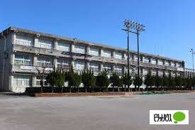 中学校　半田市立半田中学校（中学校）まで2383m