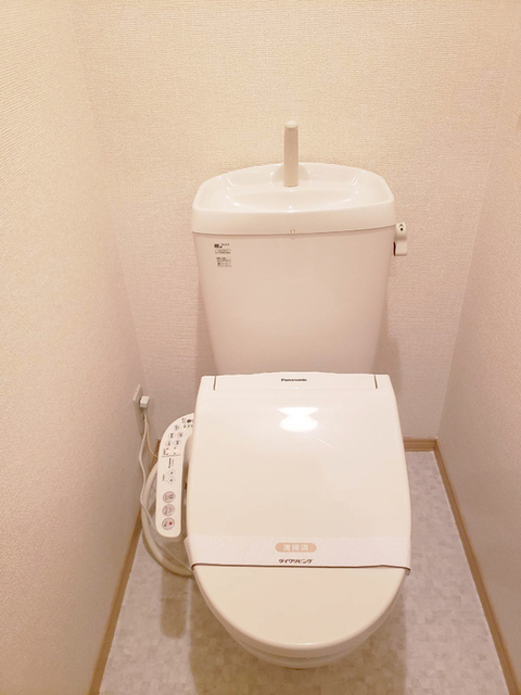 トイレ　温水洗浄便座