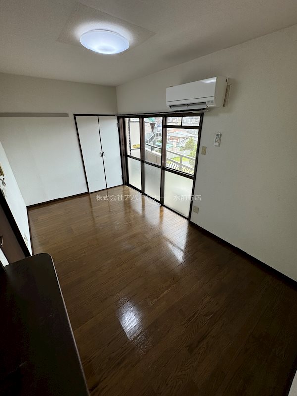 その他部屋・スペース　大きな窓が付いていて、明るいお部屋です！