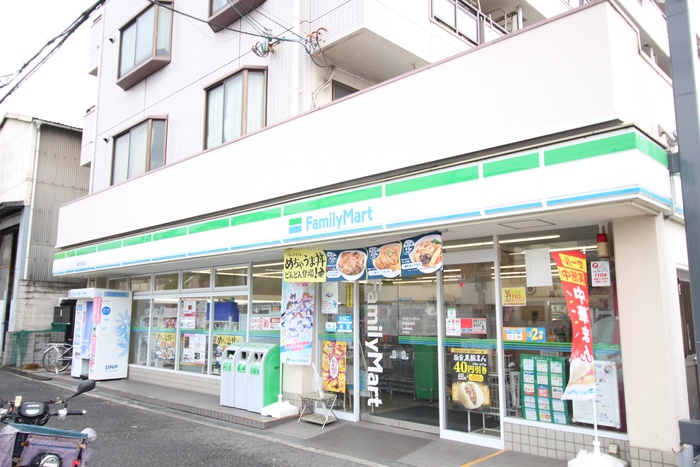 コンビニ　ファミリーマート（コンビニ）まで85m