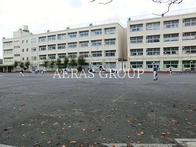 小学校　横浜市立師岡小学校（小学校）まで952m