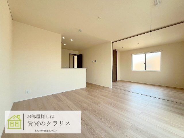 D-レジデンス二条の居間写真