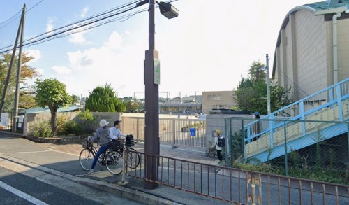 小学校　茨木市立春日小学校（小学校）まで344m
