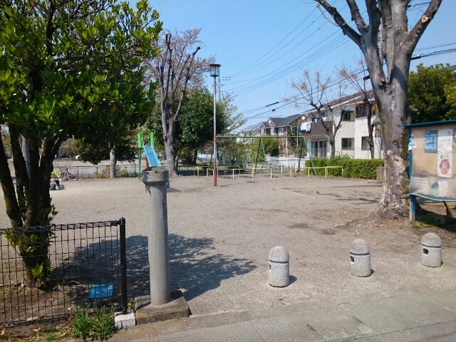 公園　井野弁財天児童公園（公園）まで350m