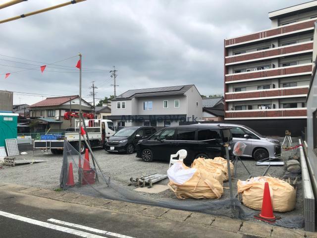 建物外観　建築中