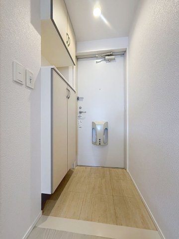 玄関　写真は別号室