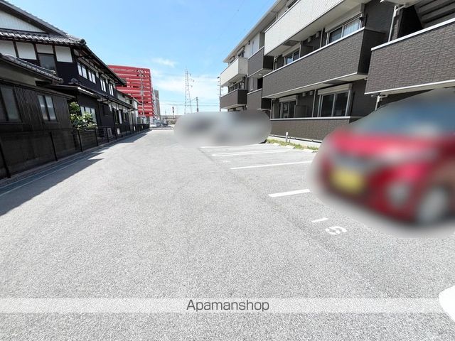駐車場　駐車場