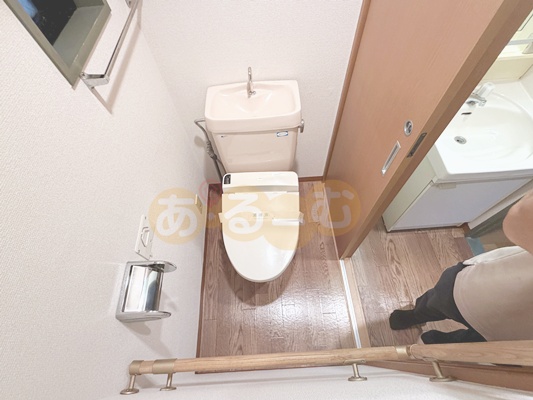 阪急千里線 下新庄駅 徒歩5分 4階建 築35年のトイレ写真