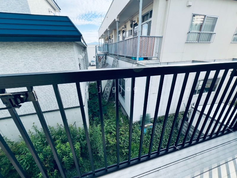 バルコニー　あると便利なバルコニー付きです。