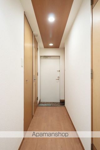 東京メトロ日比谷線 広尾駅 徒歩12分 13階建 築24年の玄関写真