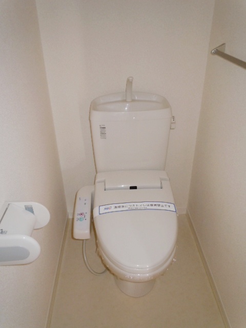 トイレ　清潔感のあるトイレです