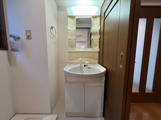 洗面設備　※別部屋の写真です