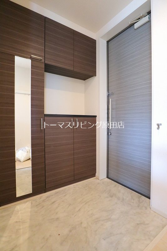 玄関　202号室写真