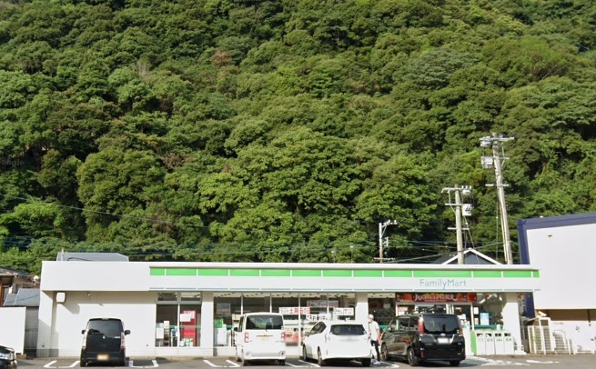 コンビニ　ファミリーマート三川町店（コンビニ）まで272m