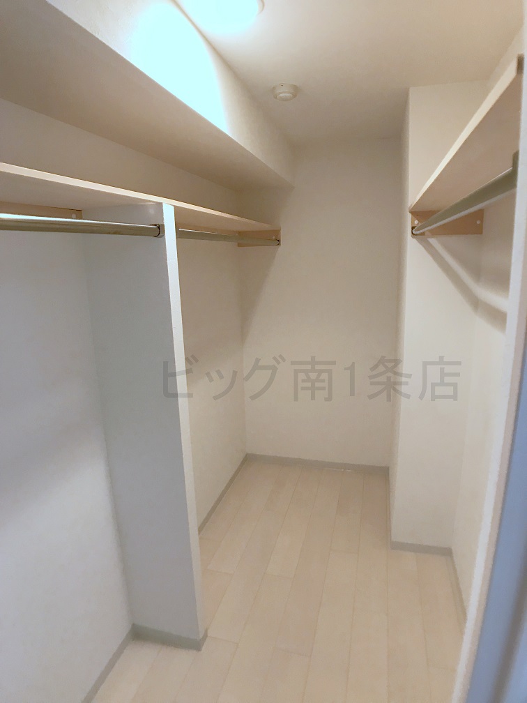収納　たっぷりとした収納のクローゼットです♪