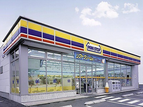 コンビニ　ミニストップ下野大沢駅前店（コンビニ）まで576m