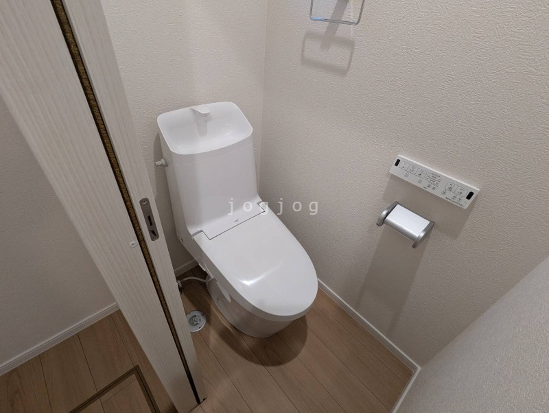 トイレ　窮屈感がなくリラックスのできるトイレです。