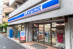 コンビニ　ローソン代々木一丁目店（コンビニ）まで102m