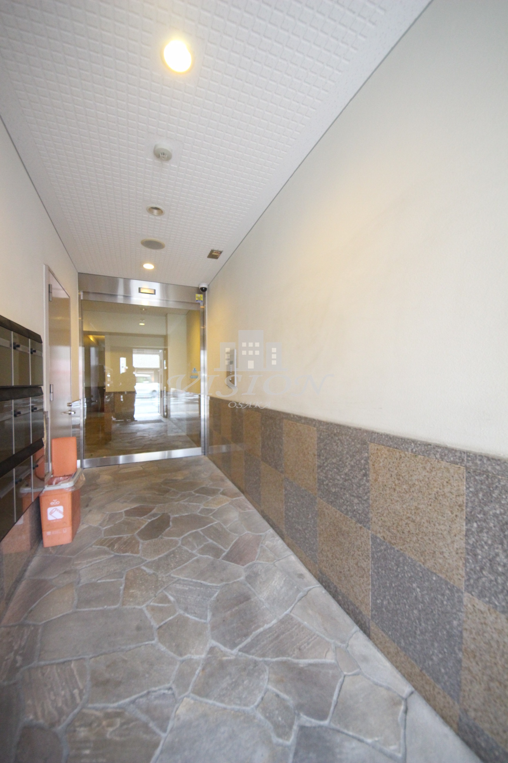 地下鉄堺筋線 恵美須町駅 徒歩1分 12階建 築19年の外観写真