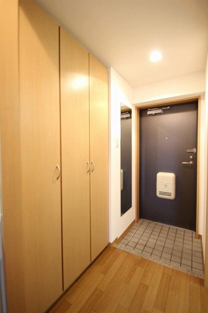 玄関　同物件別号室のものです。