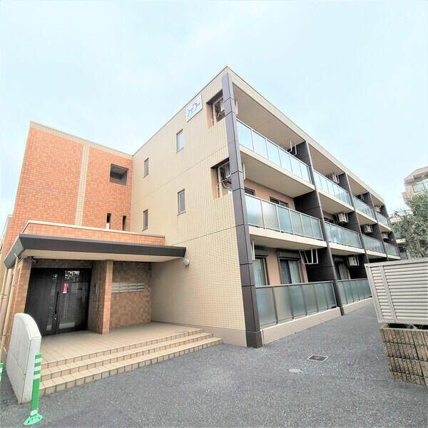 建物外観　オートロック完備