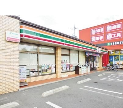 コンビニ　セブンイレブン 寝屋川木屋元町店（コンビニ）まで499m