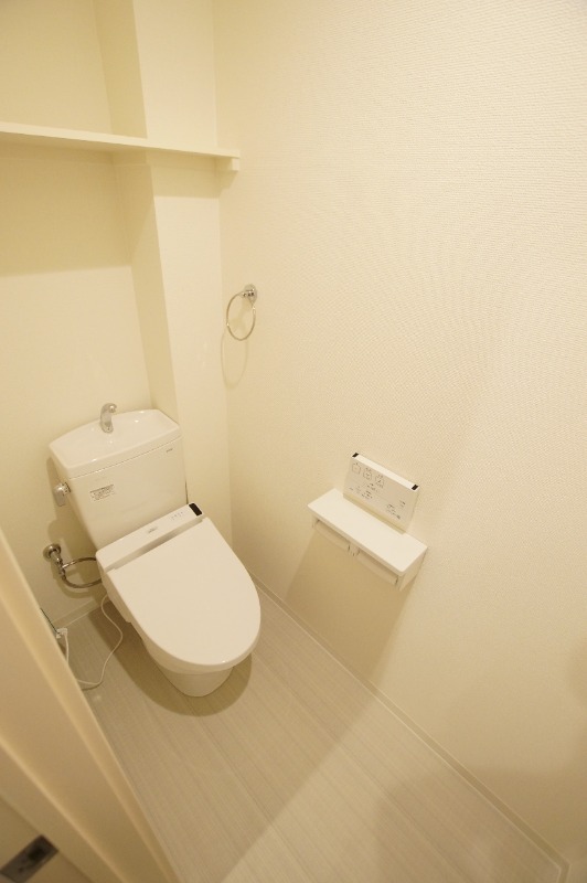 阪急神戸線 園田駅 徒歩12分 3階建 築6年のトイレ写真