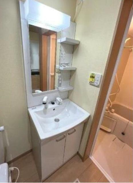 洗面設備　施工会社が同じ別物件の参考写真です