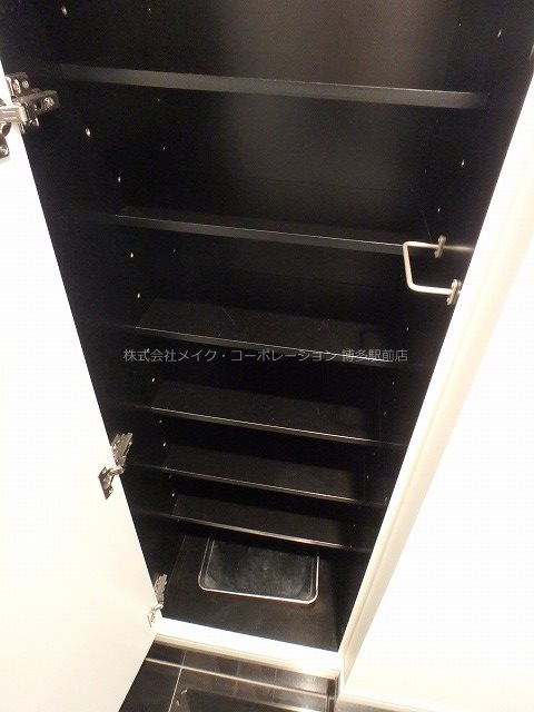 玄関　※写真は棟内別部屋参考写真
