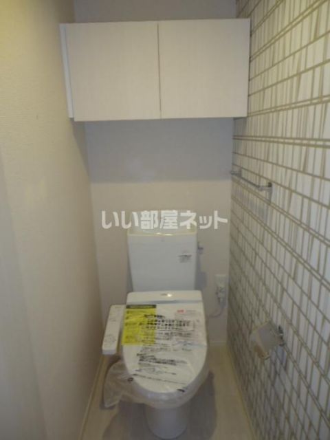 広島電鉄宮島線 楽々園駅 徒歩10分 3階建 築9年のトイレ写真