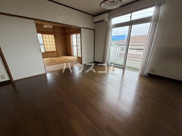 関東鉄道常総線 戸頭駅 徒歩5分 3階建 築32年の居間写真