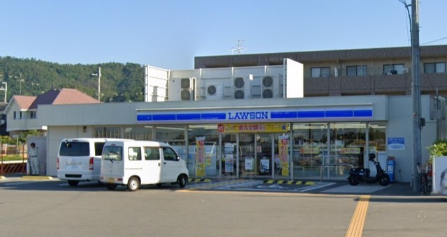 コンビニ　ローソン　箕面萱野一丁目店（コンビニ）まで657m
