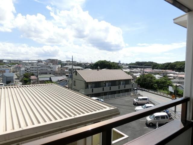 ＪＲ総武本線 都賀駅 徒歩8分 4階建 築38年の玄関写真