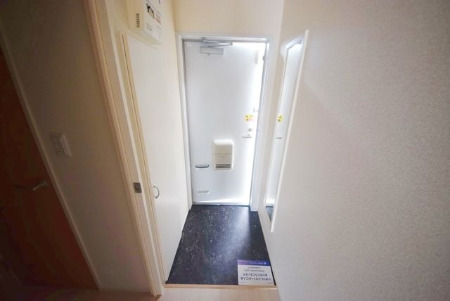 ＪＲ埼京線 武蔵浦和駅 徒歩16分 3階建 築8年の玄関写真