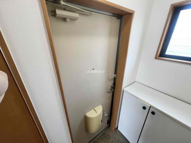 アベニールIの玄関写真