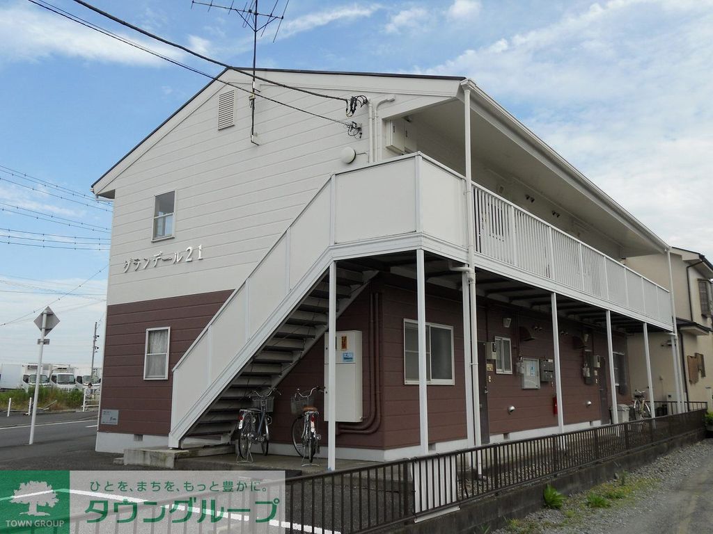 ＪＲ東海道本線 平塚駅 バス乗車時間：24分 最寄りバス停で下車 徒歩2分 築33年