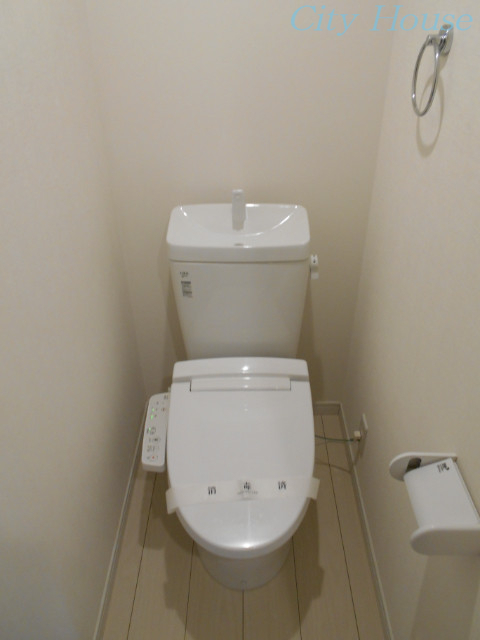 ＪＲ横浜線 淵野辺駅 徒歩7分 2階建 築11年のトイレ写真