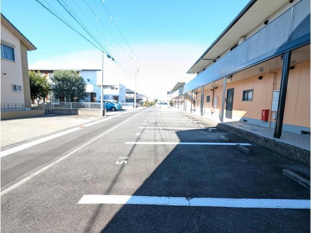 駐車場　駐車場